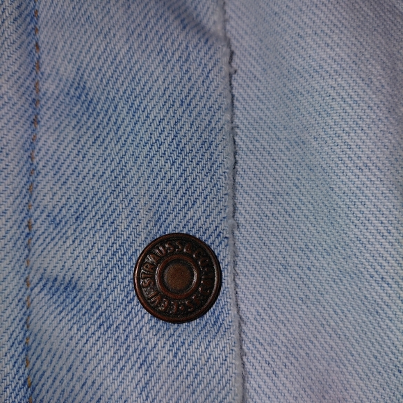Levi's Classic Stone Washed Denim Jacket - Picture 6 of 7